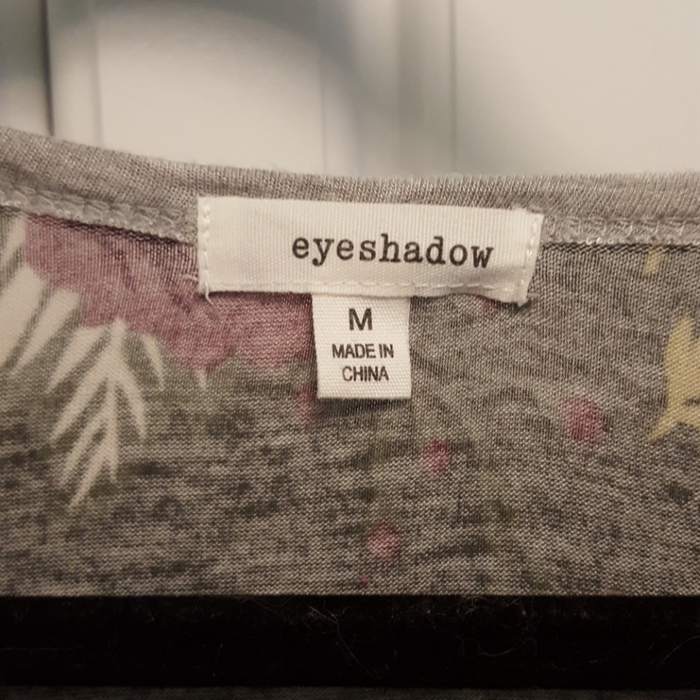 Stretchy olive green shirt - Picture 3 of 7